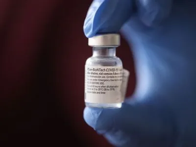 В Абу-Дабі безкоштовно вакцинуватимуть туристів