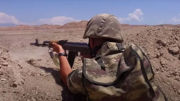 Азербайджан заявив про обстріл своїх позицій на кордоні з Вірменією