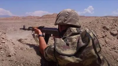 Азербайджан заявив про обстріл своїх позицій на кордоні з Вірменією