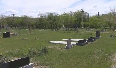 В Канаде вновь нашли безымянные могилы в школе
