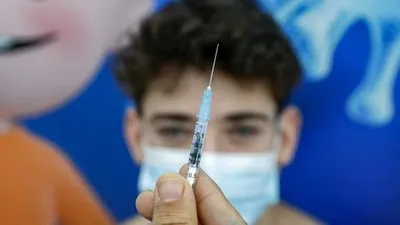 ВООЗ схвалила вакцинацію від коронавірусу для дітей від 12 років