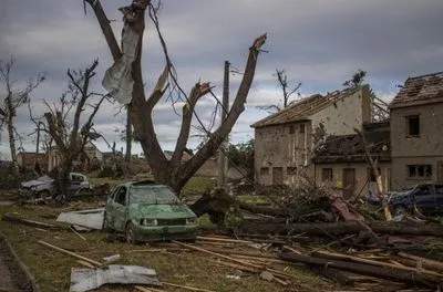 Торнадо у Чехії: повідомили про загибель дворічної дитини - ЗМІ