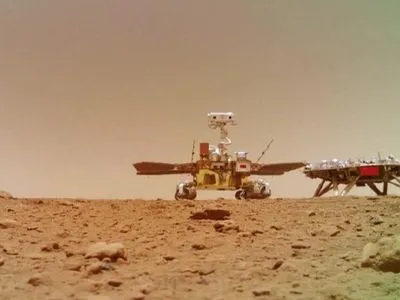 Китай вперше опублікував відео посадки “Чжужун” на Марс