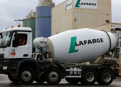 Во Франции экоактивисты заблокировали завод корпорации Lafarge