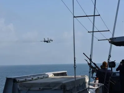 Літаки РФ також вилітали до військового корабля Нідерландів біля Криму: міноборони королівства виступило з заявою