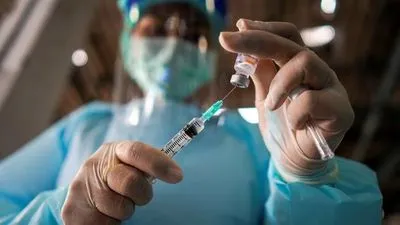 Во всем мире сделано более 3 миллиардов прививок от COVID-19 - Bloomberg