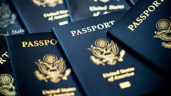 Держдеп США дозволить громадянам обирати стать в паспорті