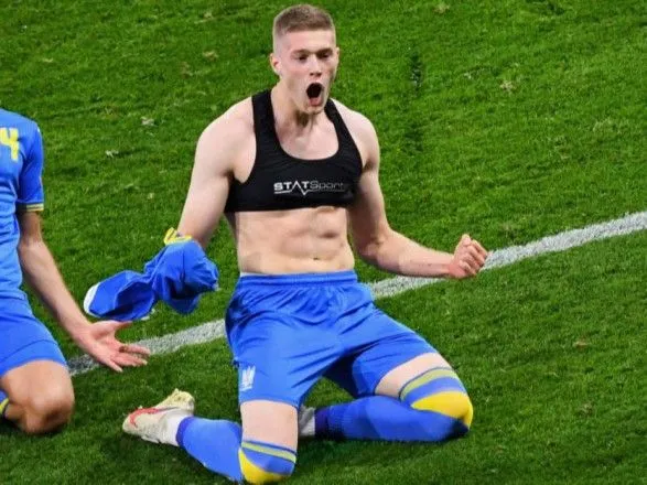 Прокинувся знаменитим: після переможного голу на Євро в Артема Довбика різко побільшало підписників у Instagram