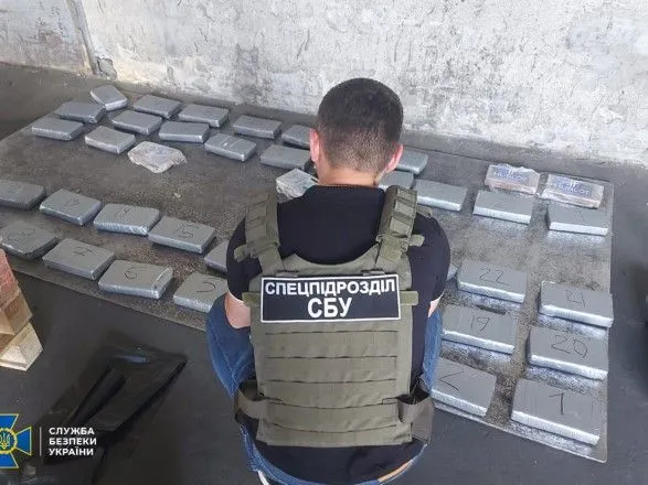 "Товар" з Південної Америки: в Одесі вилучили кокаїн на 10 млн доларів