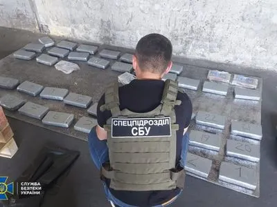 "Товар" з Південної Америки: в Одесі вилучили кокаїн на 10 млн доларів