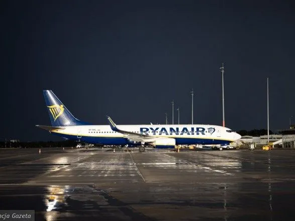 Пилот рейса Ryanair Познань-Одесса не пустил на борт более 30 украинцев и кричал, что он "главный здесь"