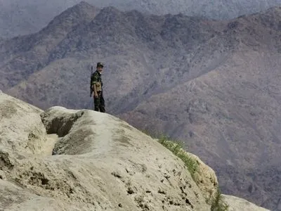 Після бою з талібами більше тисячі військових Афганістану відступили у Таджикистан