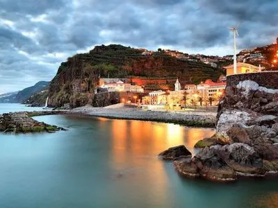 Португальські острови Мадейра прийматимуть туристів, щеплених вакцинами, які не схвалені ЄС