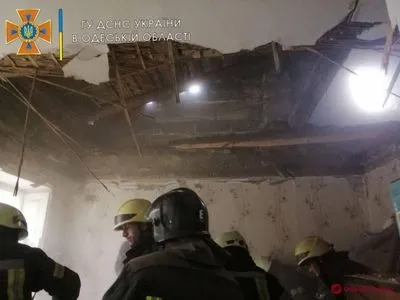 Второй обвал здания за день в Одессе: погибла пожилая женщина
