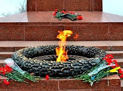 Шашлыки на Вечном огне жарили "отдыхающие" в Одессе