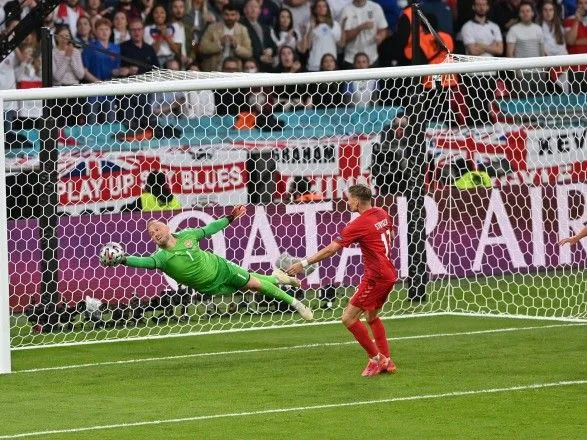 Гол с пенальти Кейна вывел сборную Англии в финал Евро-2020