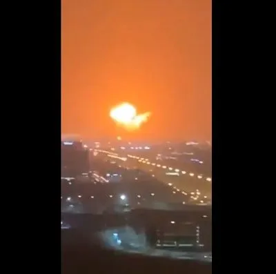 У порту Дубая стався потужний вибух