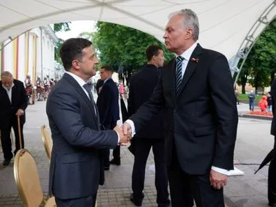 Президент Литви: Україні потрібен чіткий план по вступу до ЄС і НАТО