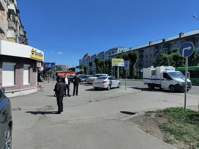 У російській Тюмені невідомий захопив заручників у банку