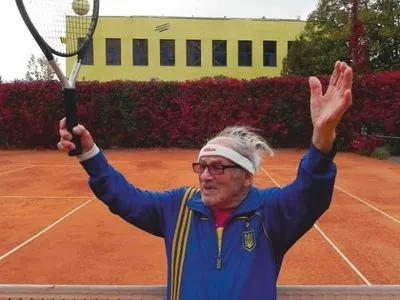 Украинский теннисист в 97 лет попал в Книгу рекордов Гиннеса