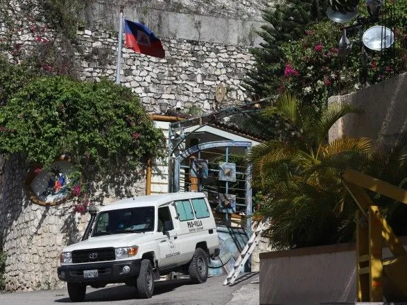 У країні військовий стан, аеропорт столиці не приймає рейси: ситуація на Гаїті за добу після вбивства президента