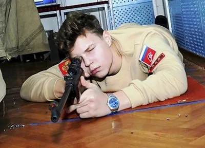 У Росії підлітки влаштували стрілянину у дитячому таборі