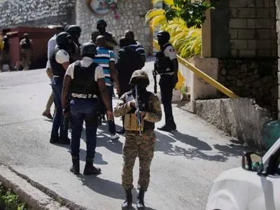 Предполагаемых убийц президента Гаити задержали в представительстве Тайваня
