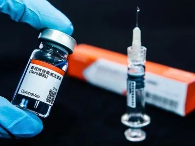 Турецьке дослідження підтвердило, що вакцина CoronaVac ефективна проти COVID-19 на 83,5%