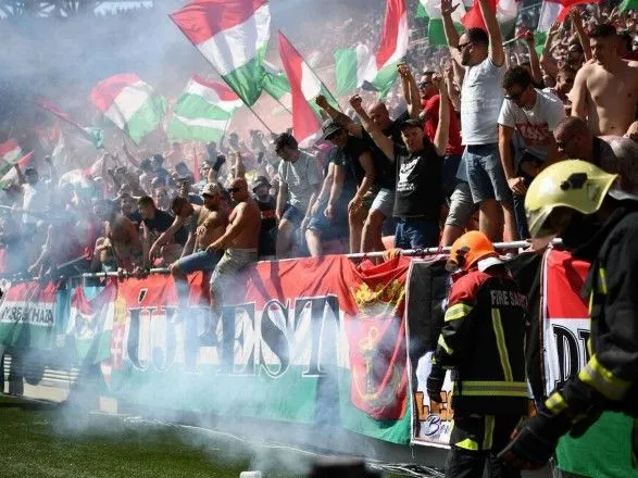 Глава МЗС Угорщини назвав комітет УЄФА, який покарав збірну країни - "жалюгідним та боягузливим"