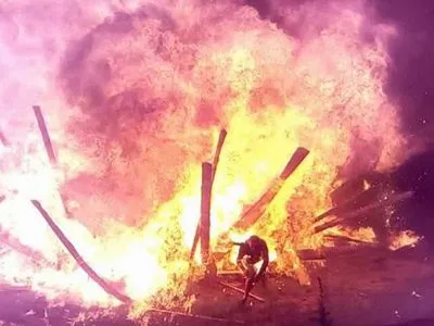 В Коростене во время празднования Ивана Купала взорвались канистры под пиротехникой: есть пострадавшие