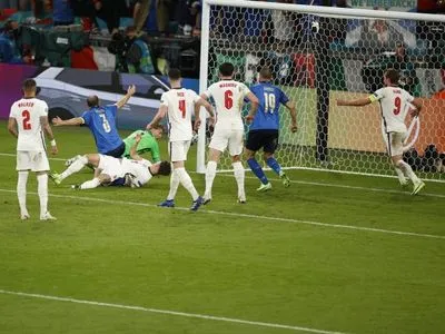 Сборная Италии сравнивает счет в матче финала Евро-2020