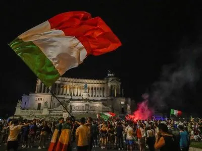 It's coming Rome: що відбувалося на вулицях італійських міст у ніч після тріумфу на Євро-2020