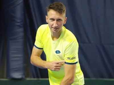 Теннисист Стаховский обыграл россиянина на старте международного турнира