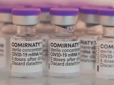 Большинство прививок от COVID-19 в Украине перевели на вакцину Pfizer