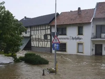 Жертвами наводнения в Германии стали уже пять человек, много пропавших без вести