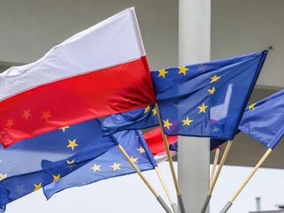 Польша отказалась выполнять промежуточное решение суда ЕС