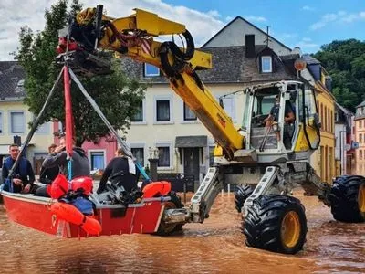 Число жертв наводнения в Германии выросло до 80