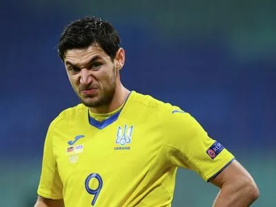 Нападающий сборной Украины согласовал контракт с "Бенфикой"