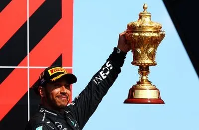 “Формула-1”: Хемілтон після аварії з Ферстаппеном виграв Гран-Прі Великої Британії