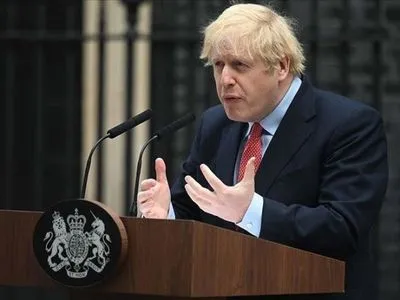 Британський прем'єр Джонсон самоізолюється після контакту з хворим на COVID-19 на тлі критики