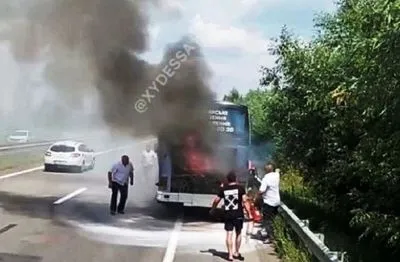 Пасажирський автобус загорівся на трасі "Одеса-Київ"