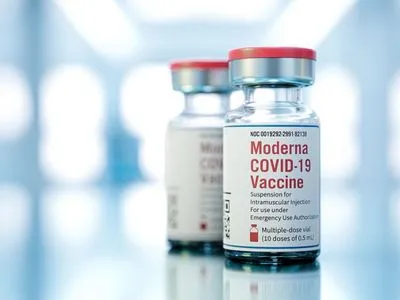С сегодняшнего дня в Украине начинают прививать от COVID-19 вакциной Moderna