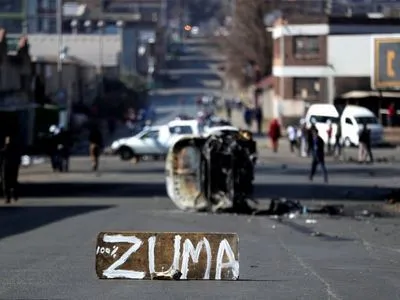 Беспорядки в ЮАР из-за заключения експрезидента: число погибших возросло до 276 человек