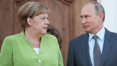 Меркель обсудила по телефону с Путиным “Северный поток — 2” и транзит газа через Украину