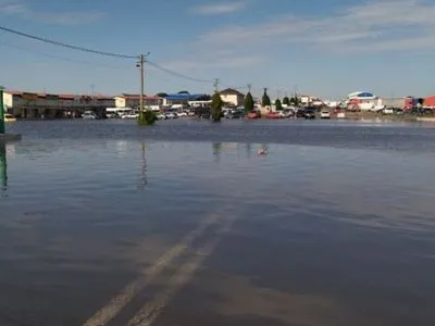 Одеський аеропорт і найбільший промринок півдня України частково перетворилися на озера після сильної зливи