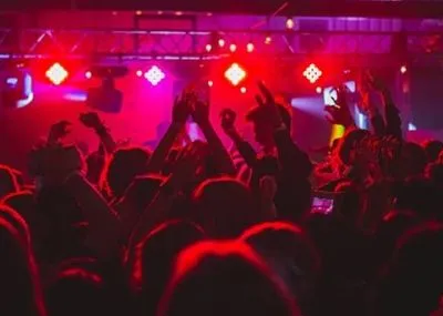 Чорногорія посилює карантин: закривають дискотеки та нічні клуби