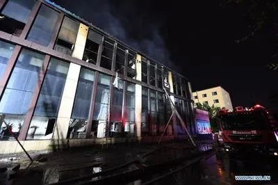 В результате пожара на складе в Китае по меньшей мере 14 человек погибли, еще 26 получили ранения