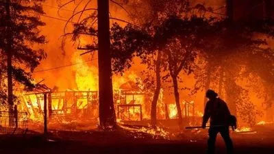 У США лісові пожежі вирують у 12 штатах: країна перебуває у стані підвищеної готовності