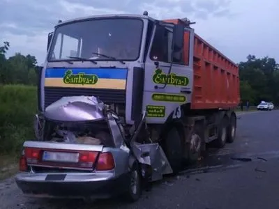Легковик зіштовхнувся із вантажівкою на Полтавщині: четверо людей загинули
