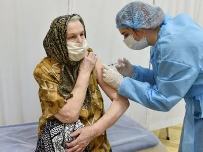 За сутки в Украине от COVID-19 вакцинировали более 70 тыс. человек